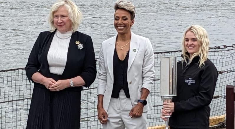 Eleanor meets Claire Horton, Director General of the Commonwealth War Graves Commission, and Olympian Kelly Holmes who served in the Armed Forces.
